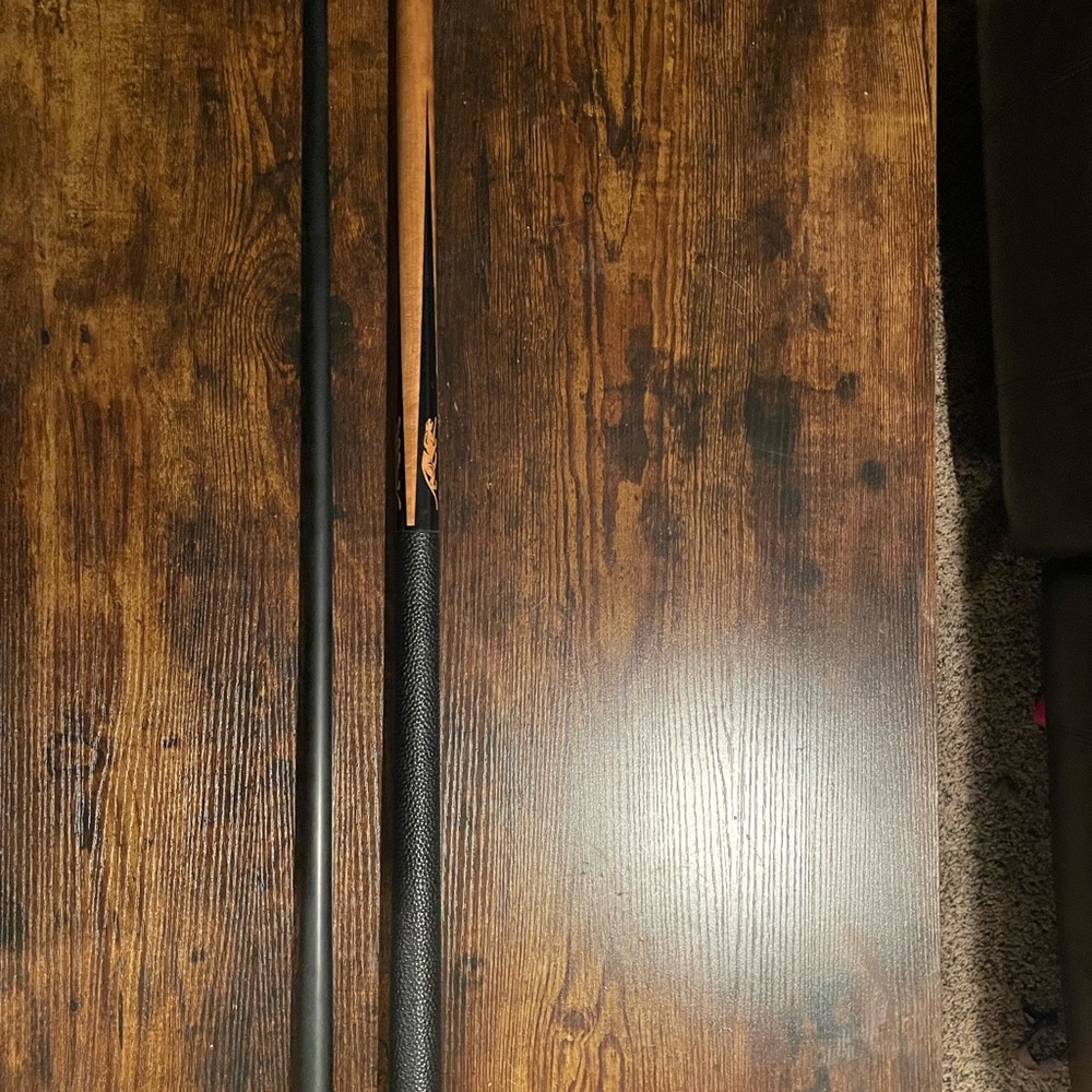 Black and Brown Pool Cue
